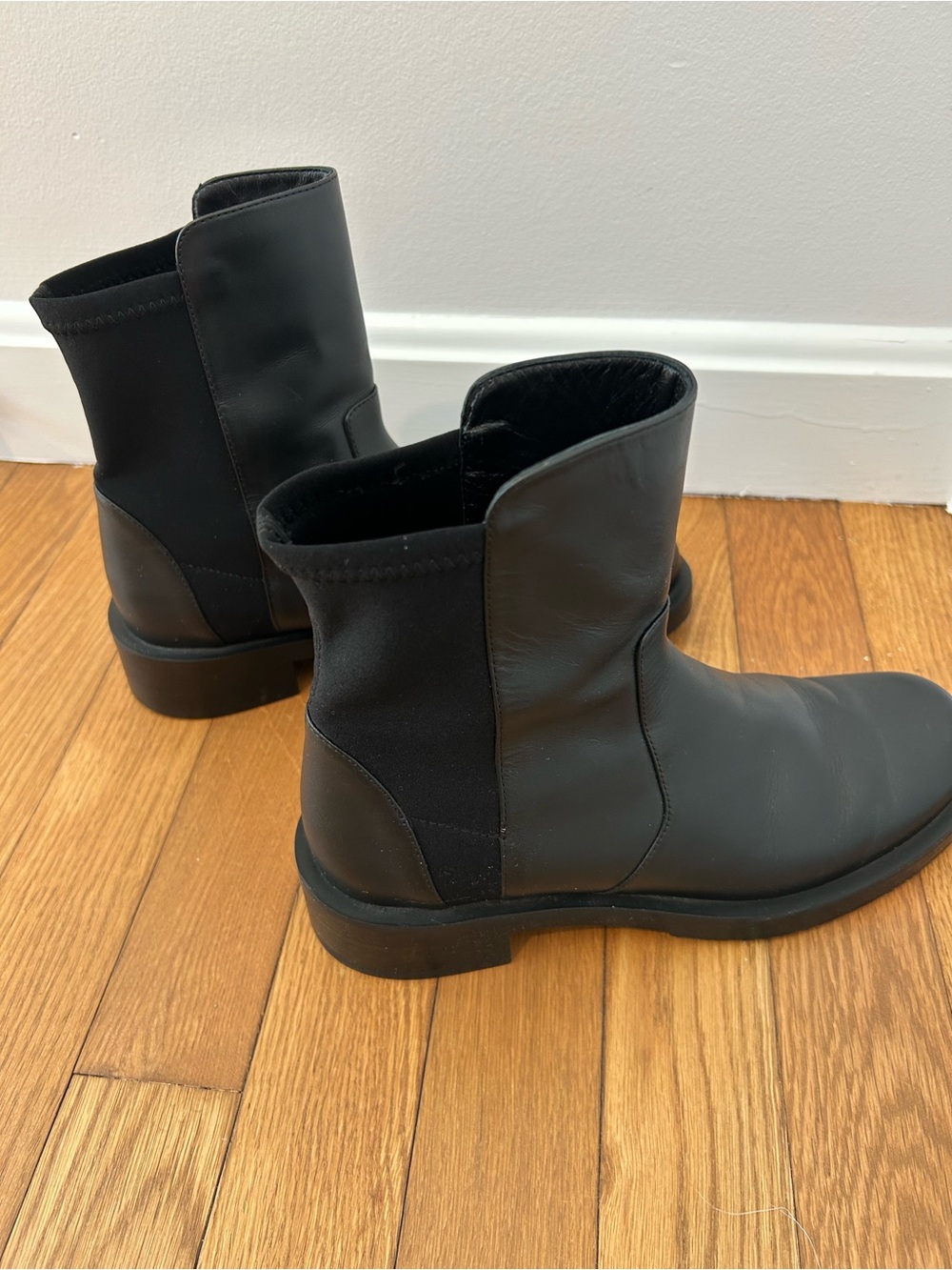 Stuart Weitzman Black Leather Stretch Ankle Boots 6 - Picture 3 of 5